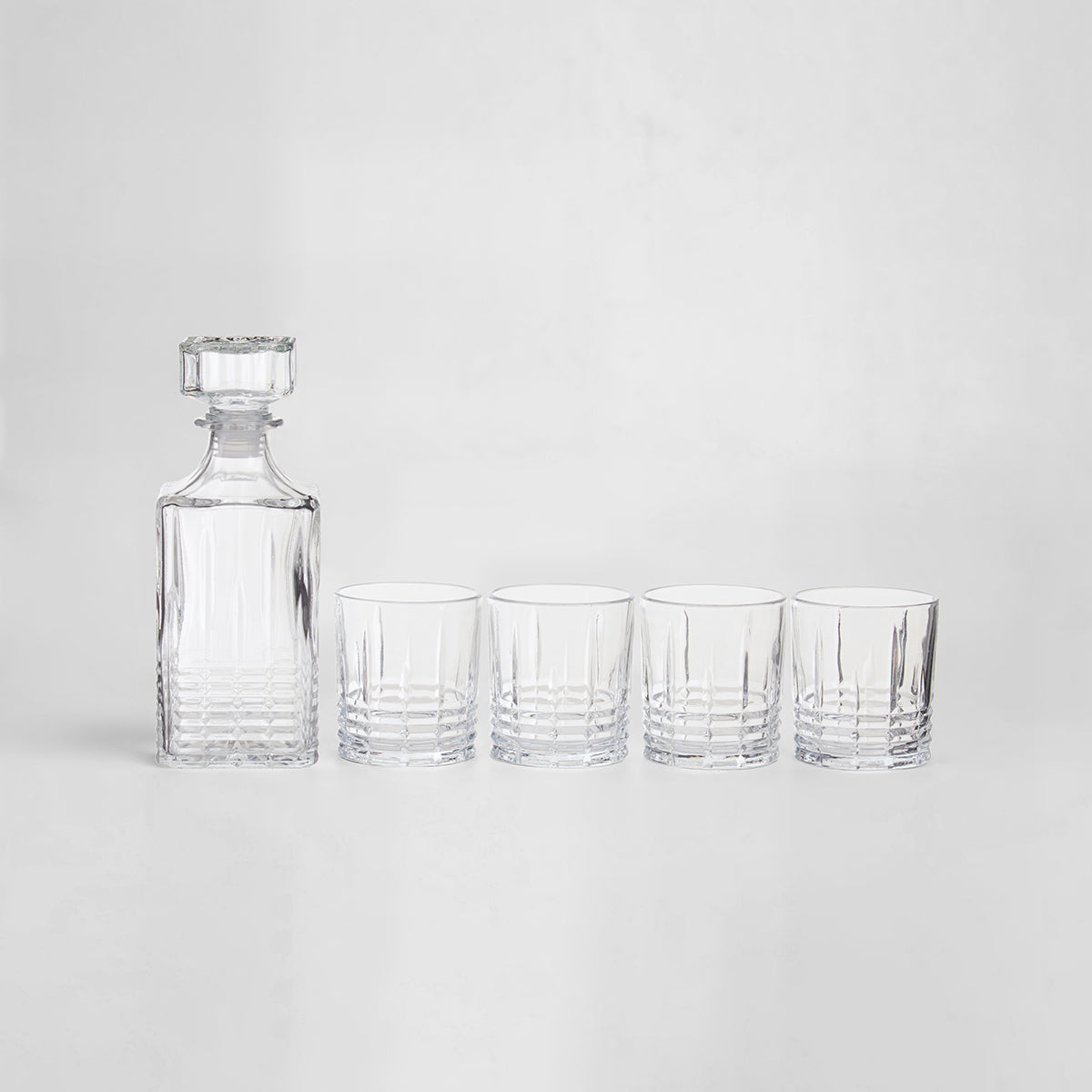 Dayla Ribbed Pattern Decanter With Four Glasses