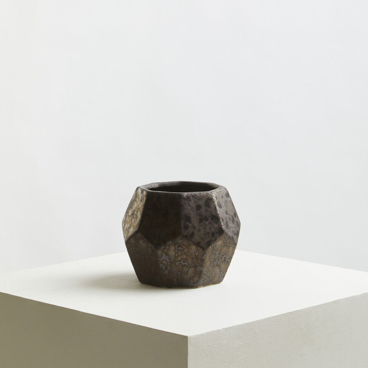 Salvo Small Ceramic Planter