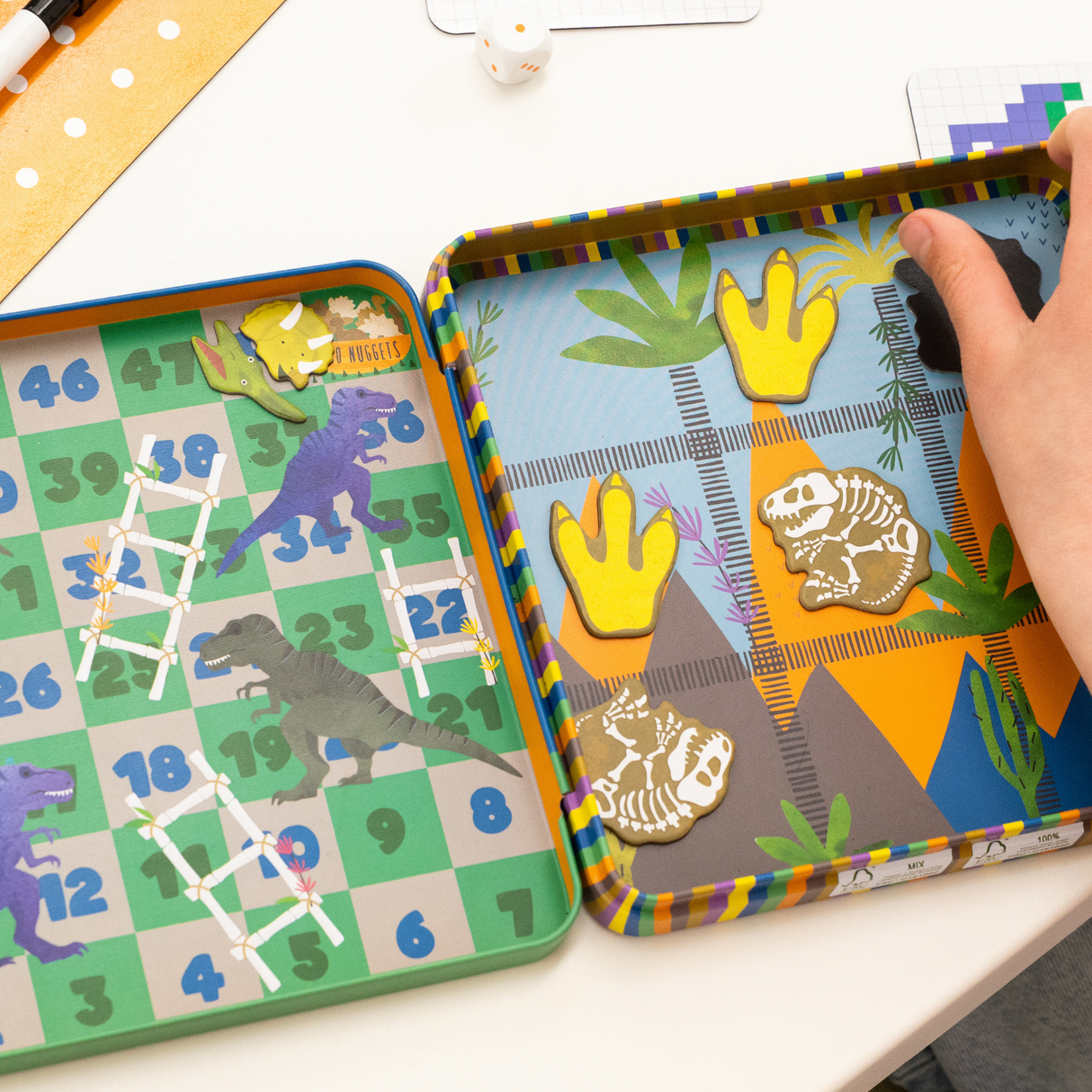 Magnetic Fun & Games Tin - Dinosaur