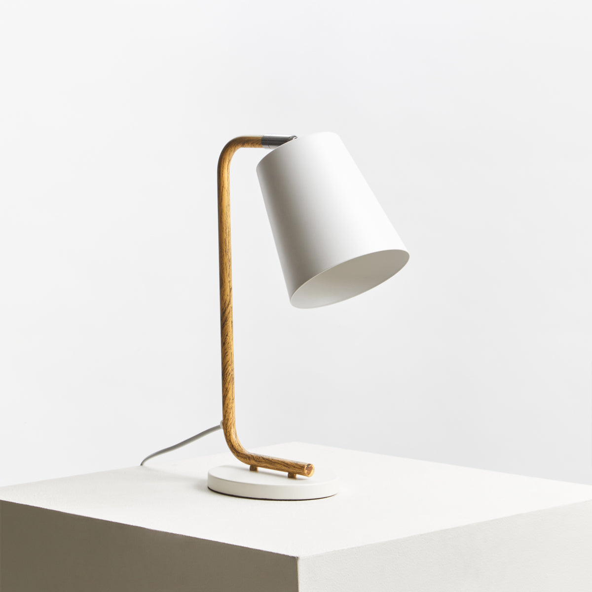 Bruin White Table Lamp