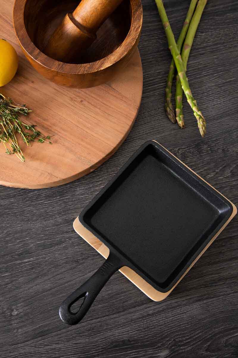 Hygge Square Pan On Wood Base