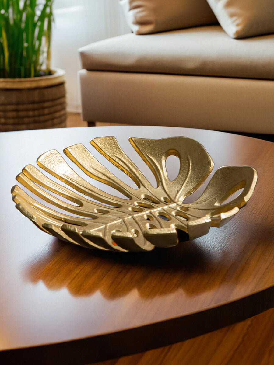 Prato Monstera Small Gold Finish Leaf Dish
