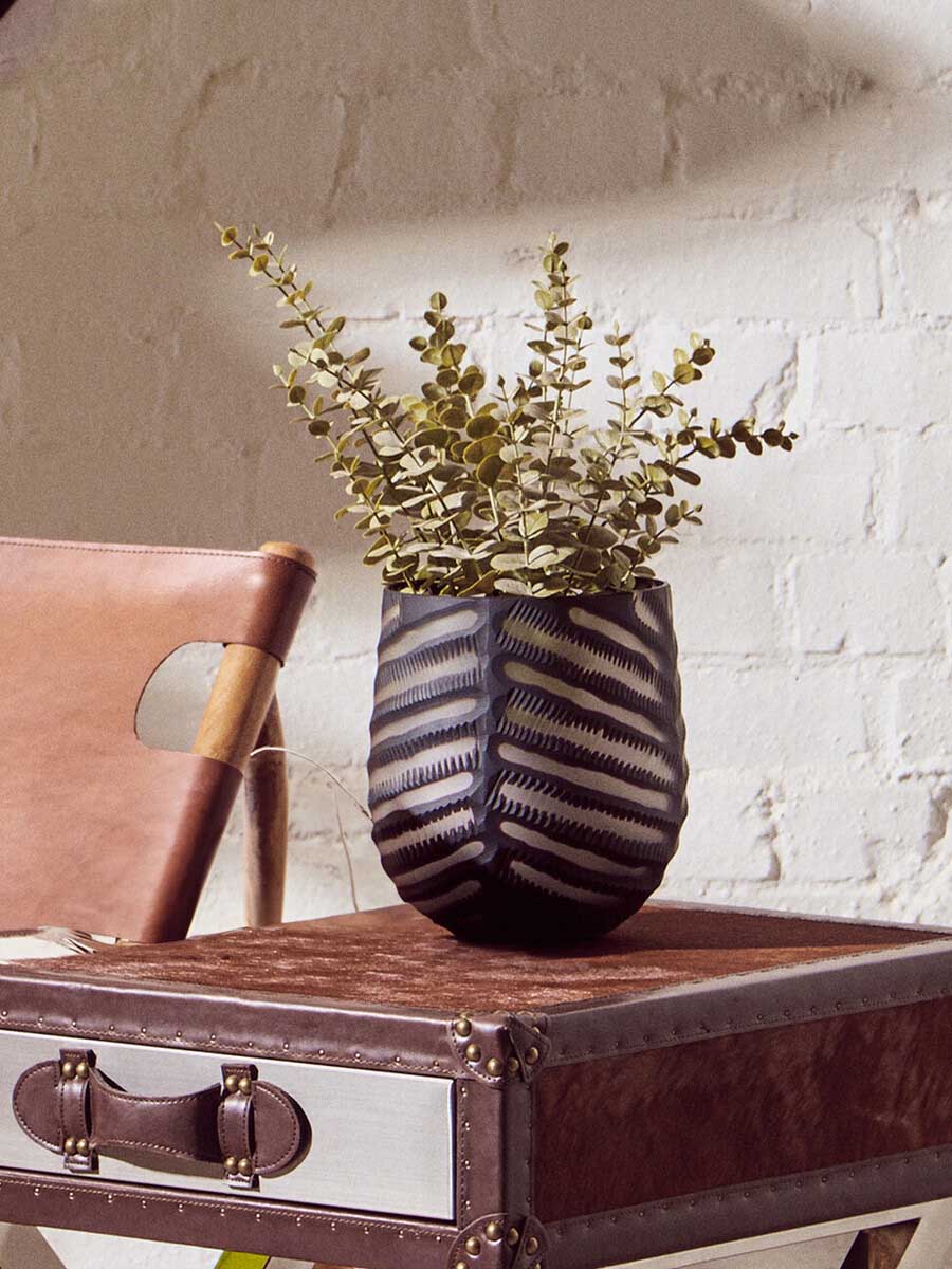 Hessa Small Chevron Cut Vase