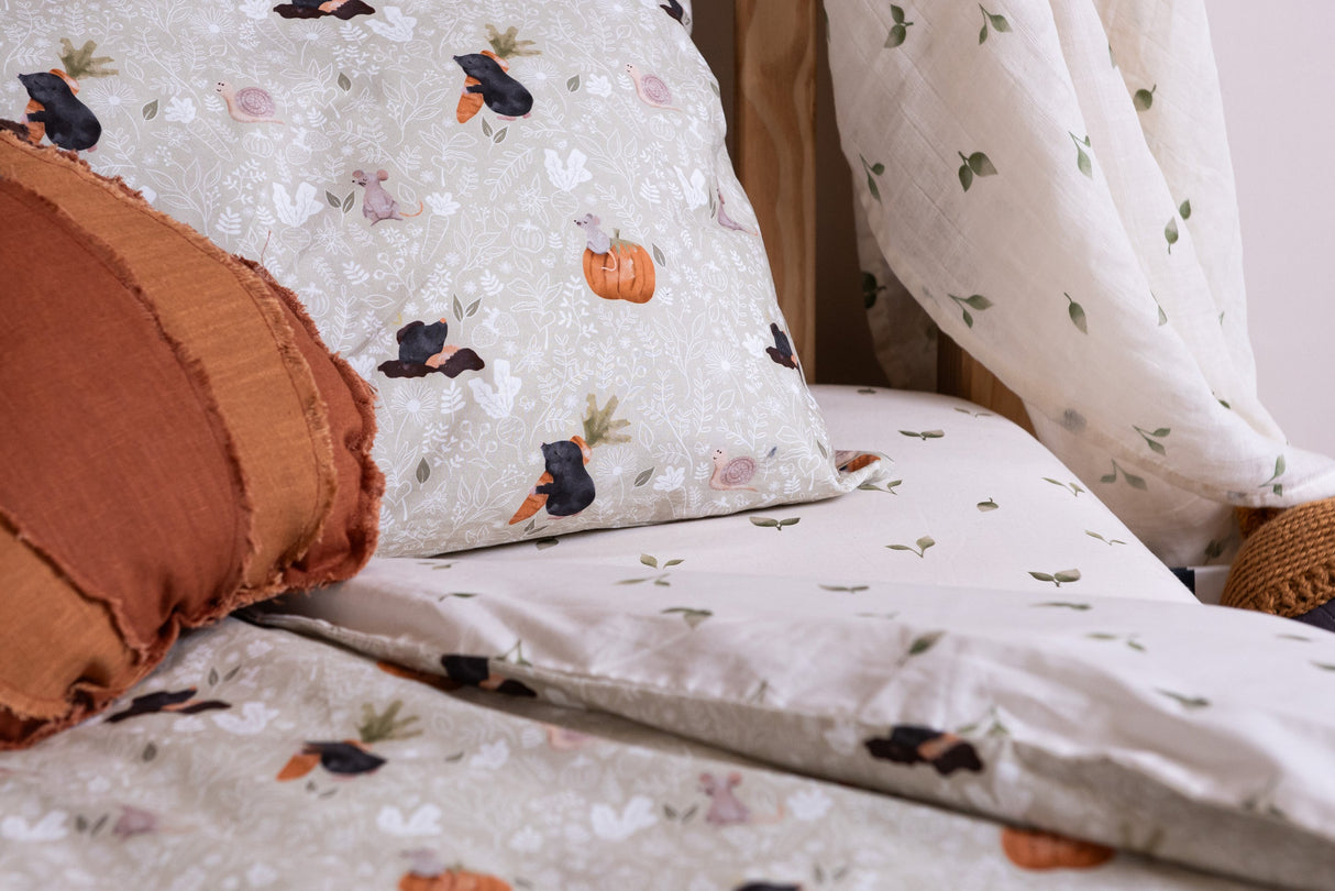 Bedding Set - Allotment Line