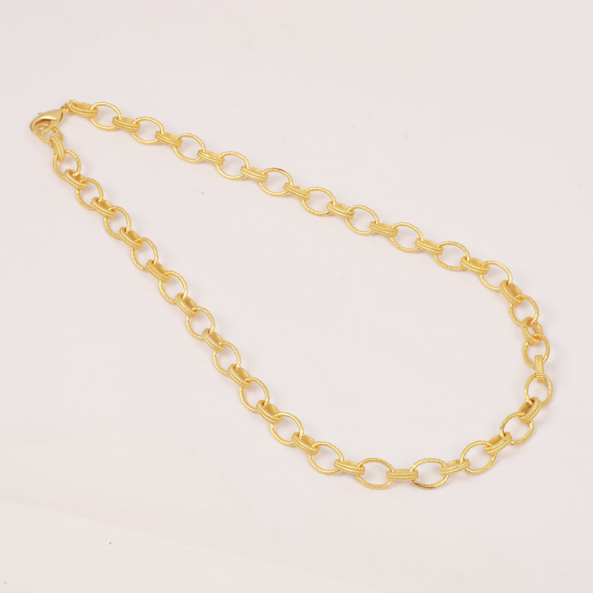 Oval Hammered Link Necklace