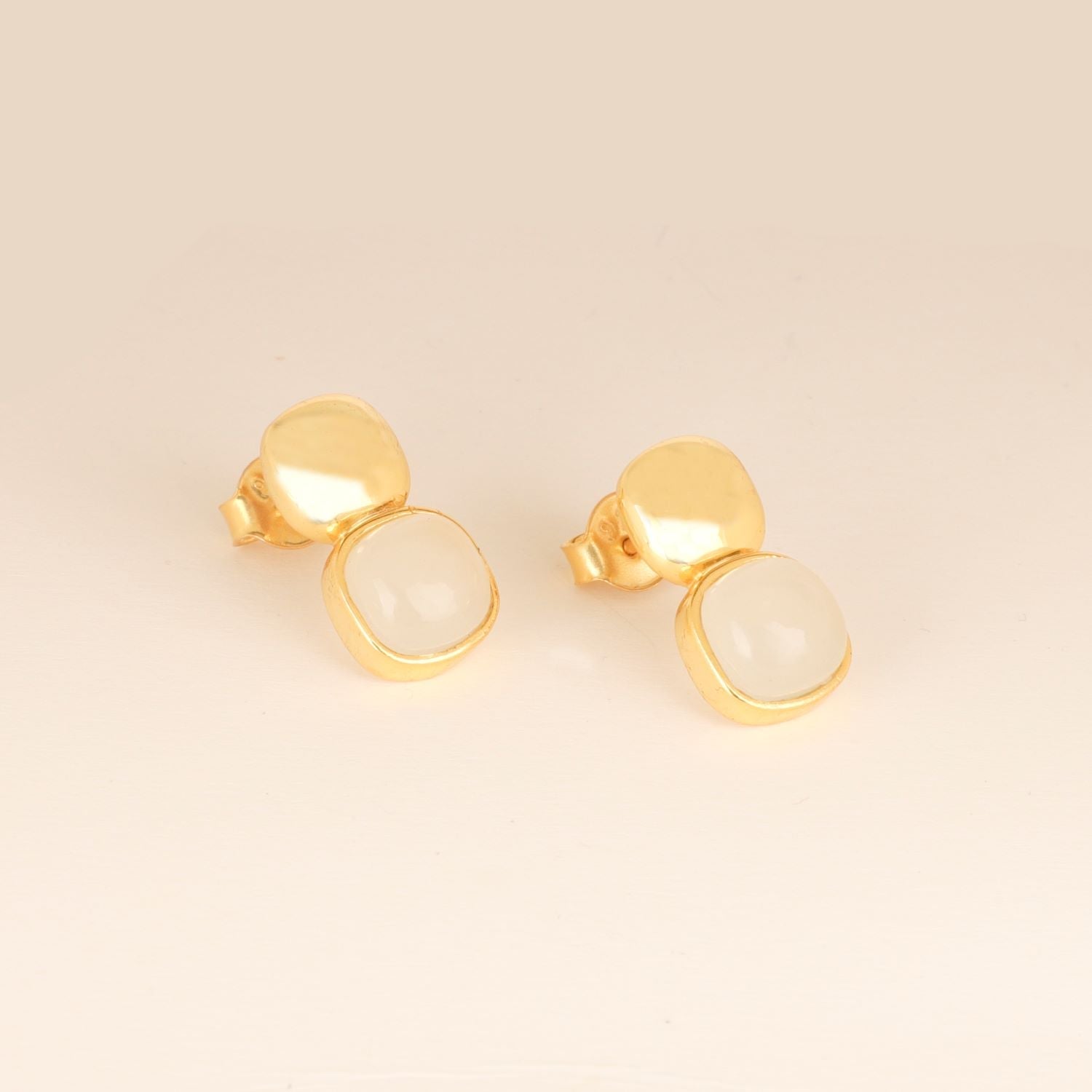 Glossy Gold & Sparkling White Crystal Stud