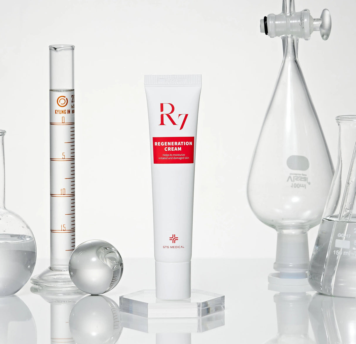 R7 Regenerating and Moisturising Skincare Cream