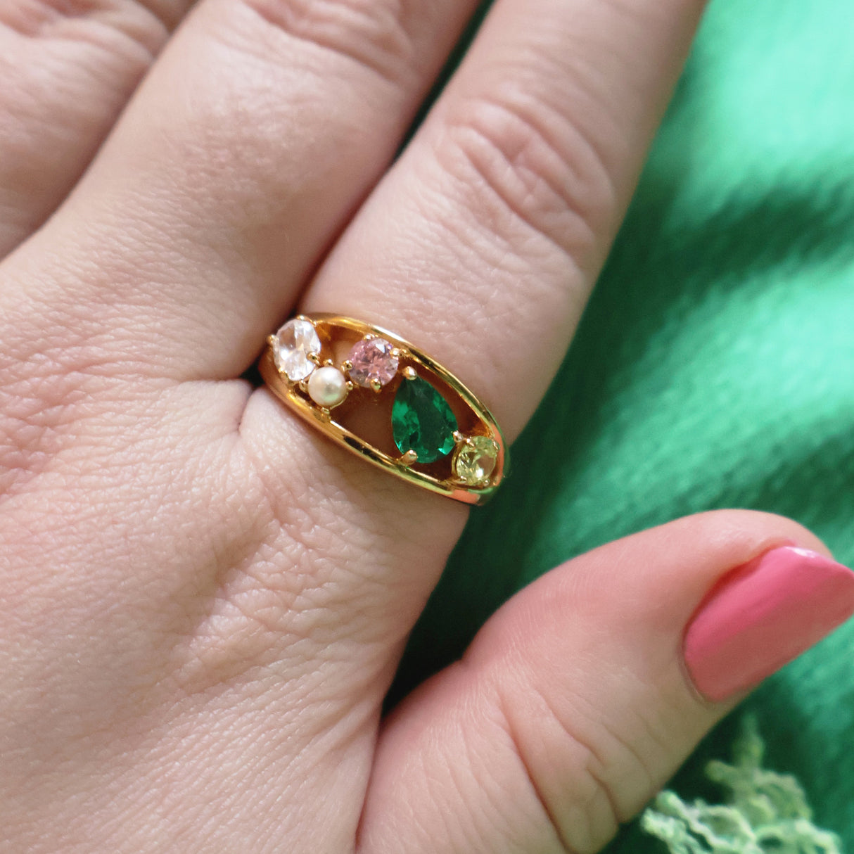 Sofia Cluster Ring Flamingo & Gold