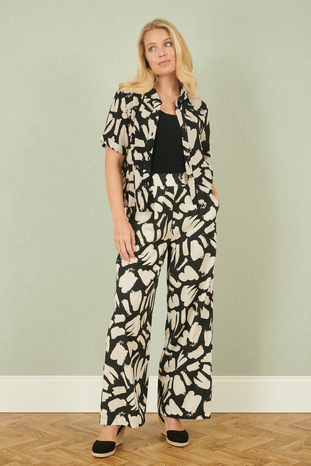 Yumi Black Cotton Splash Print Relaxed Fit Trousers