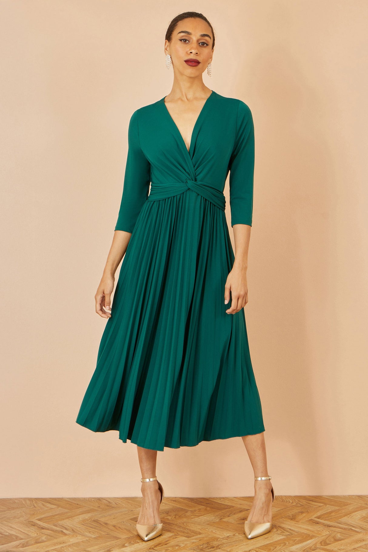 Yumi Green Jersey Knot Waist Pleated Midi Dress