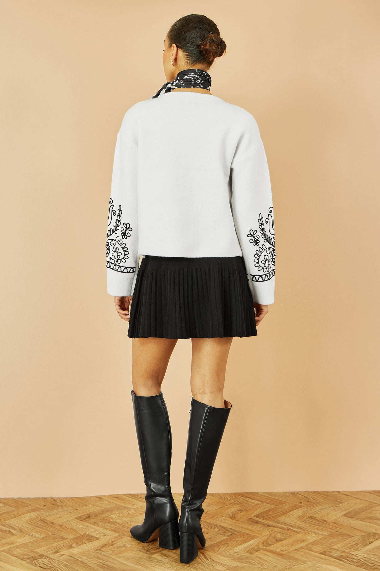 Yumi Black Knitted Pleated Mini Skirt