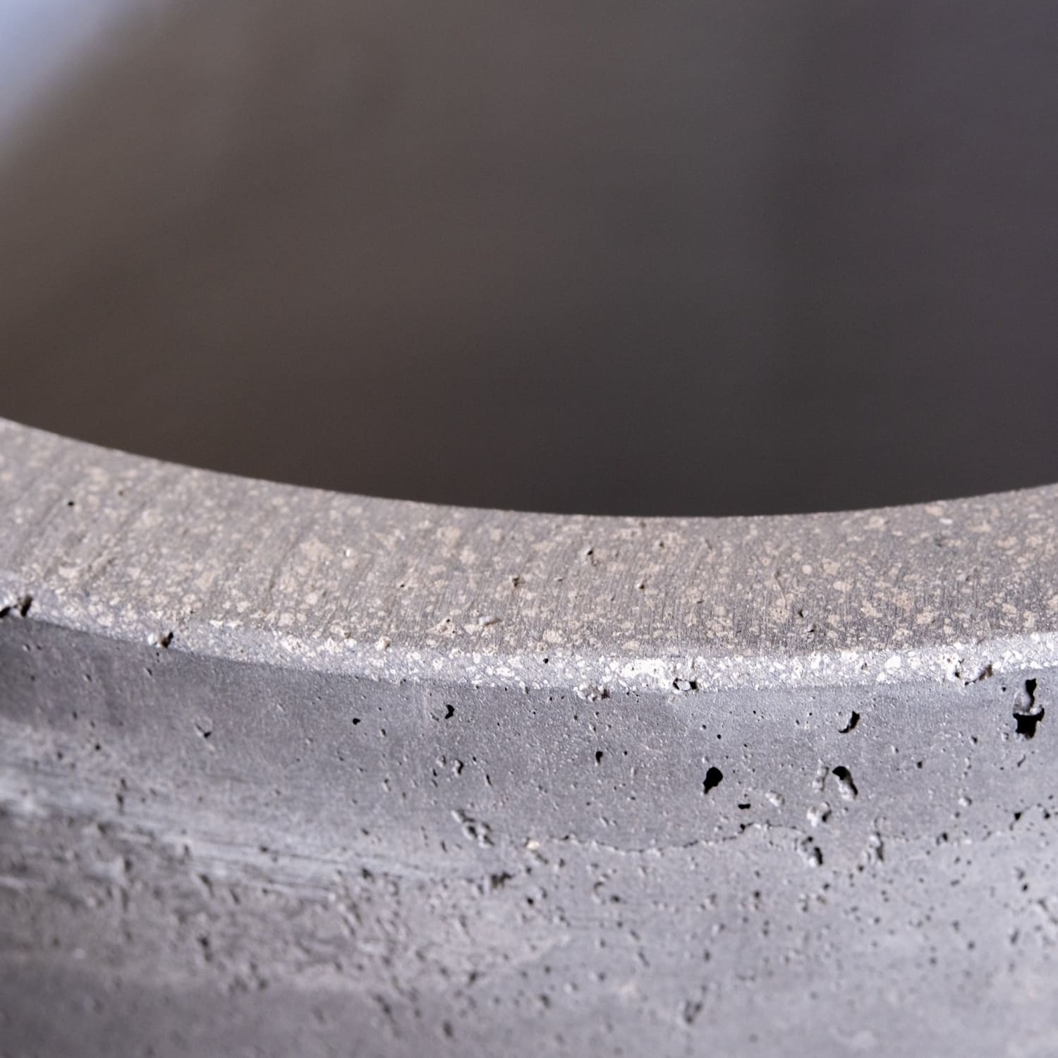 Aurella | Onyx Dusk – 55cm Extra Large Concrete Cylinder Planter – 93L Round Plant Pot