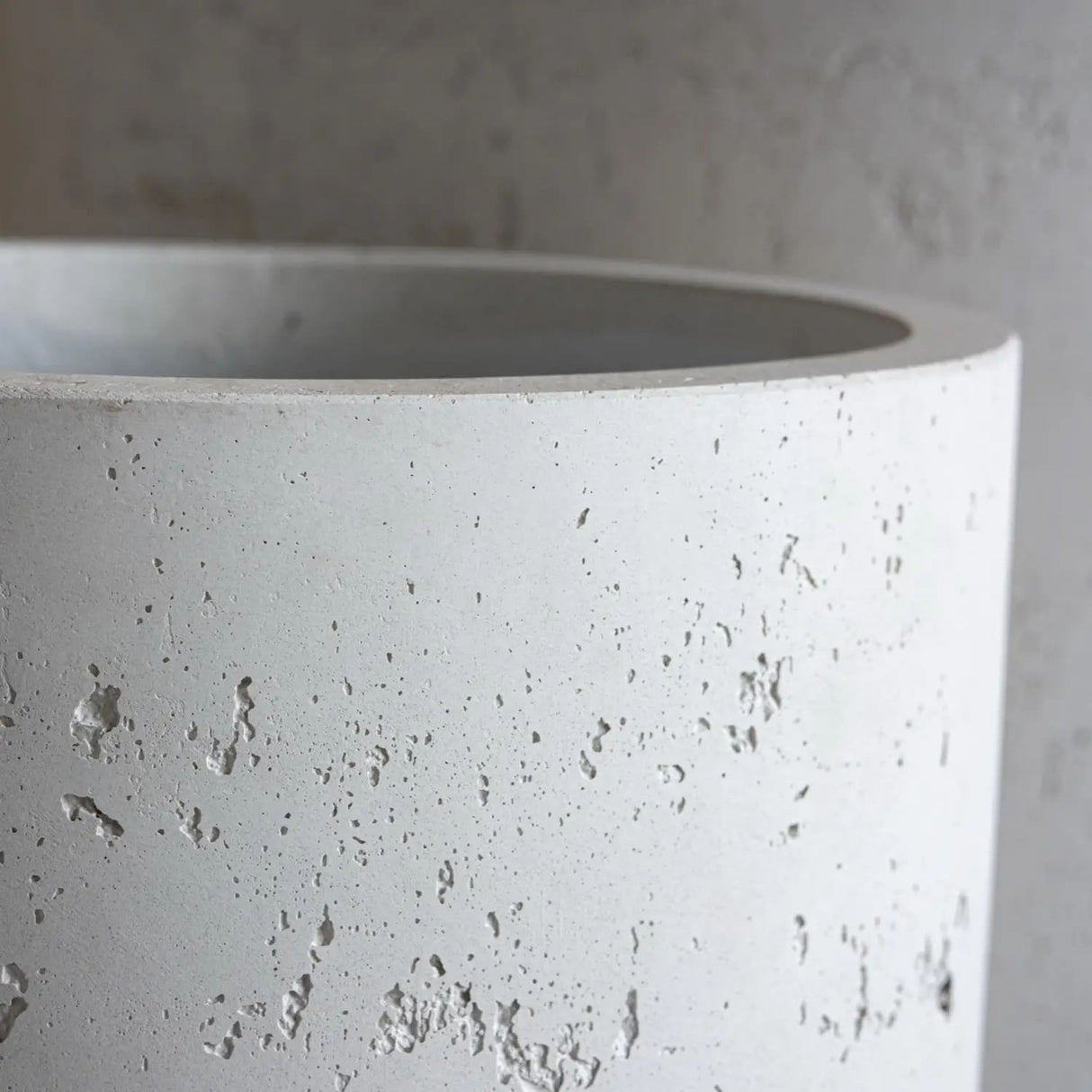 Aurella | White Mist – 85cm XX Large Concrete Cylinder Planter – 365L Round Plant Pot