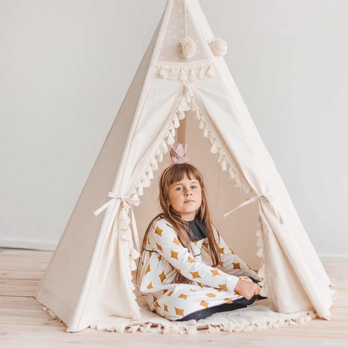 MINICAMP Padded Kids Play Mat in Ecru with Tassels