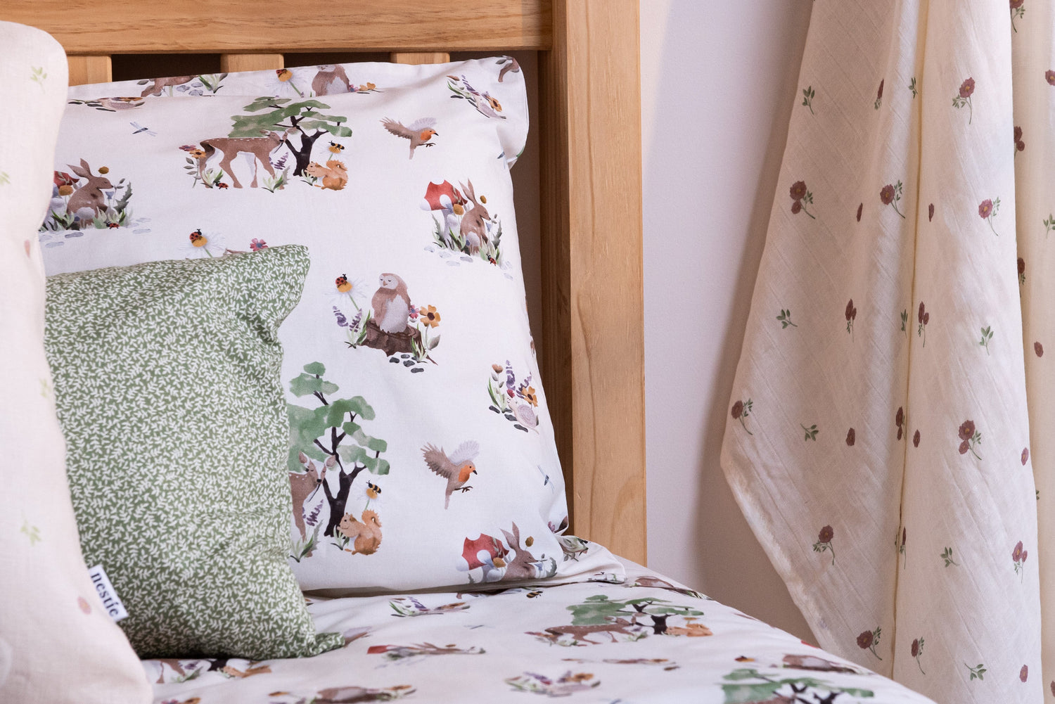 Bedding Set - Meadow Scenes
