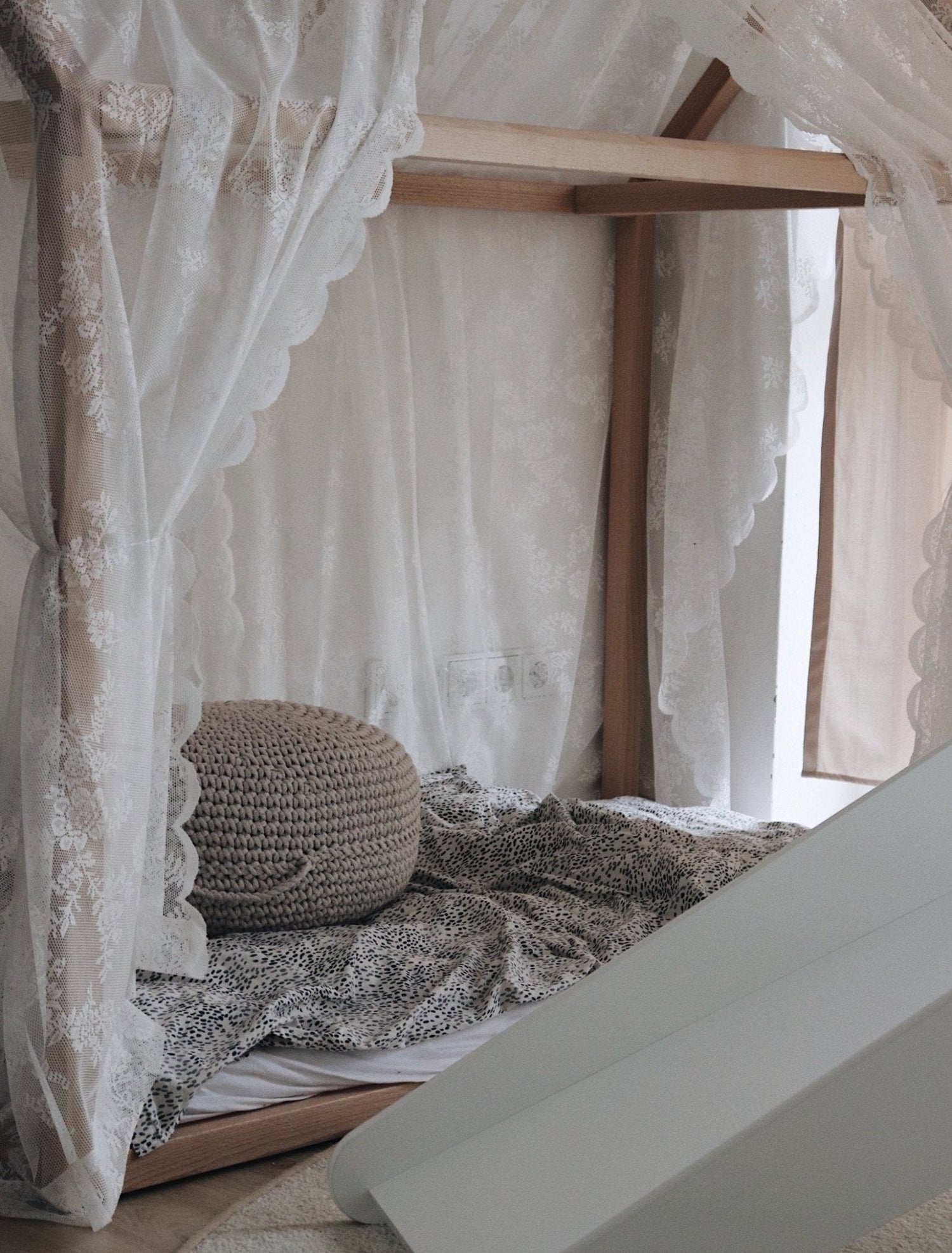 Crochet Ottoman | OATMEAL