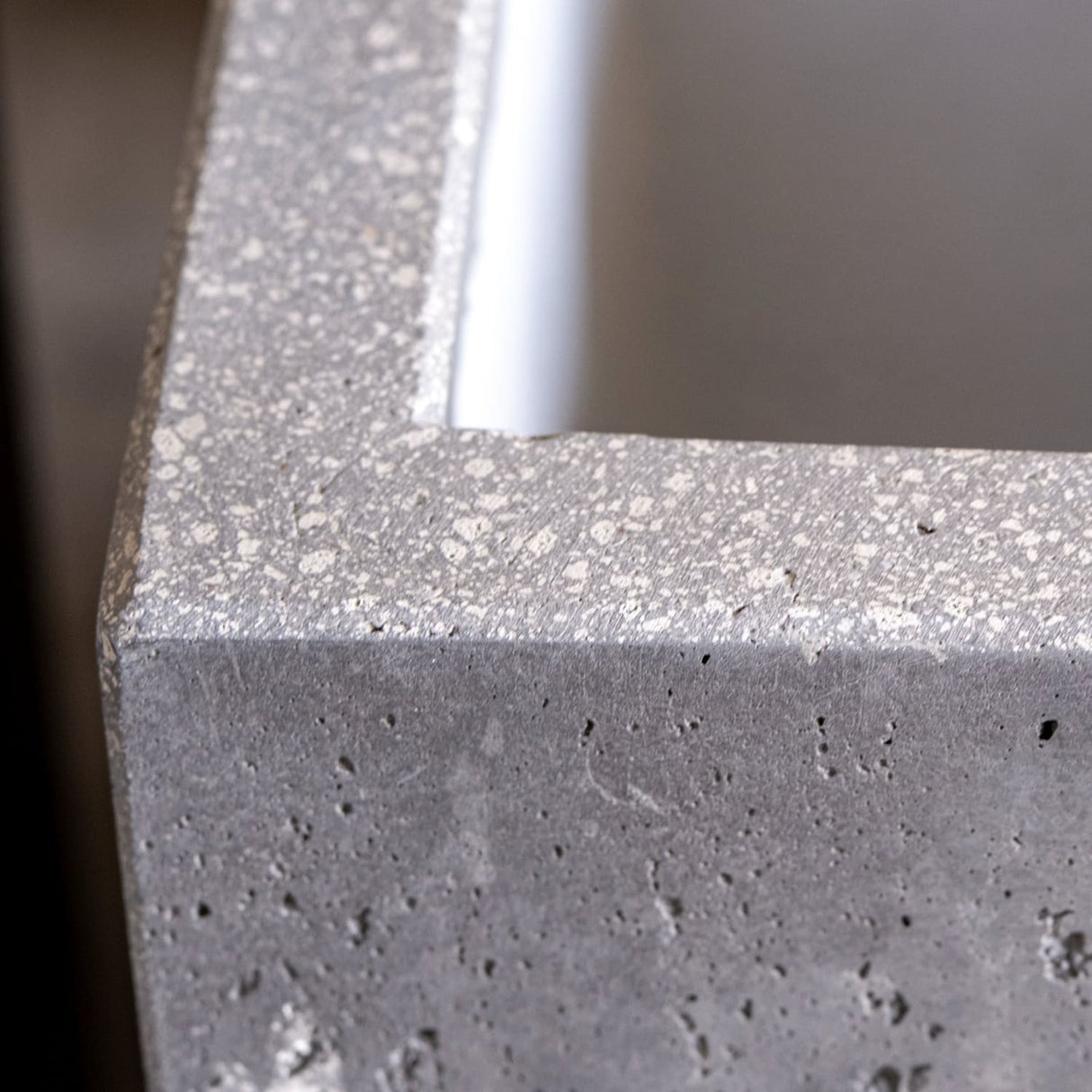 Cubrosa | Onyx Dusk – 85cm Extra Extra Large Concrete Square Planter – 459L Block Plant Pot