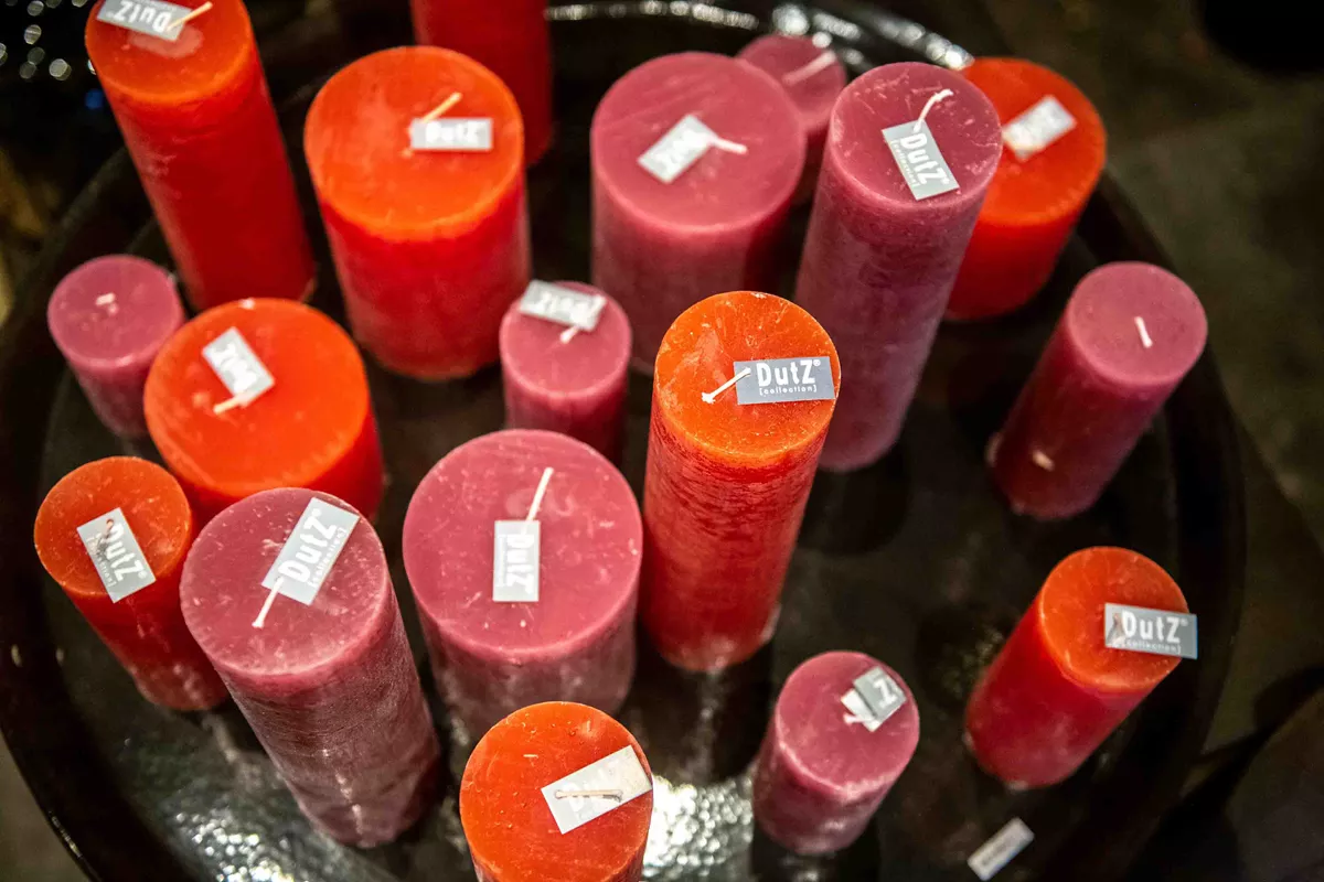 LUXURY RUSTIC CANDLE - CORAL RED