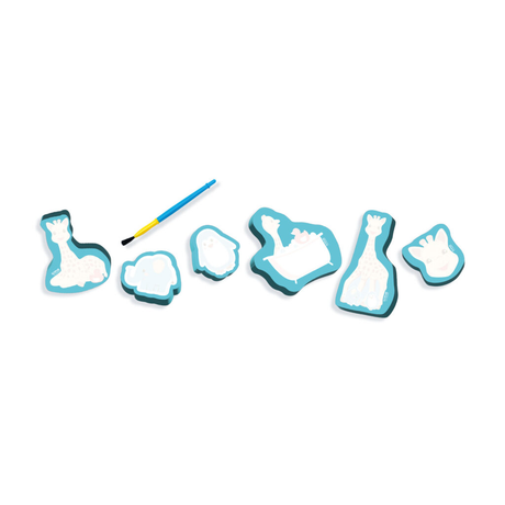 Sophie La Giraffe - Colouring in the Bath With Water