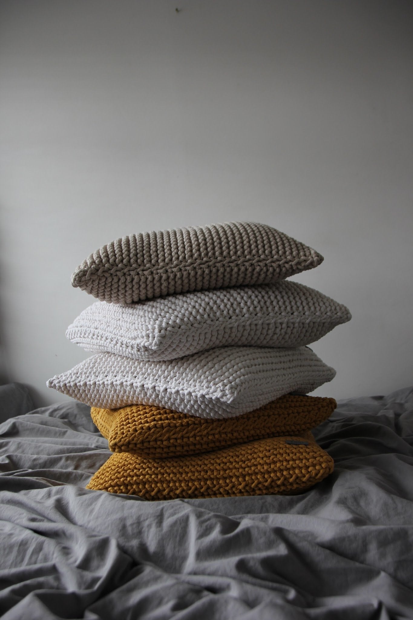 Knitted Cushion | BEIGE