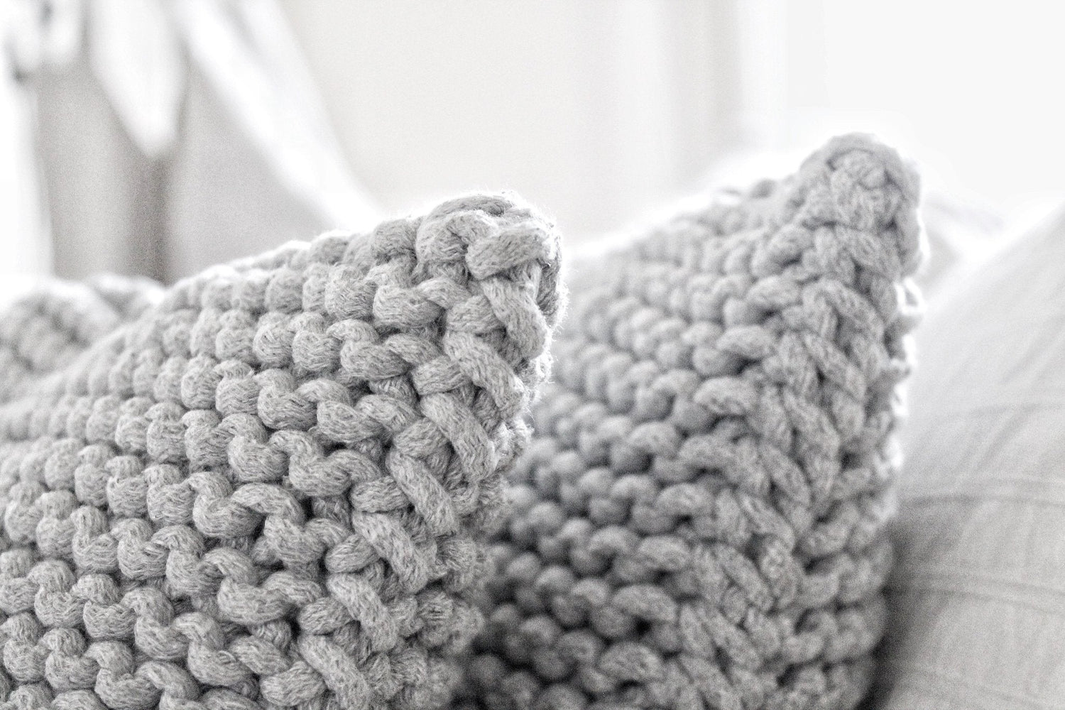 Knitted Cushion | LIGHT GREY