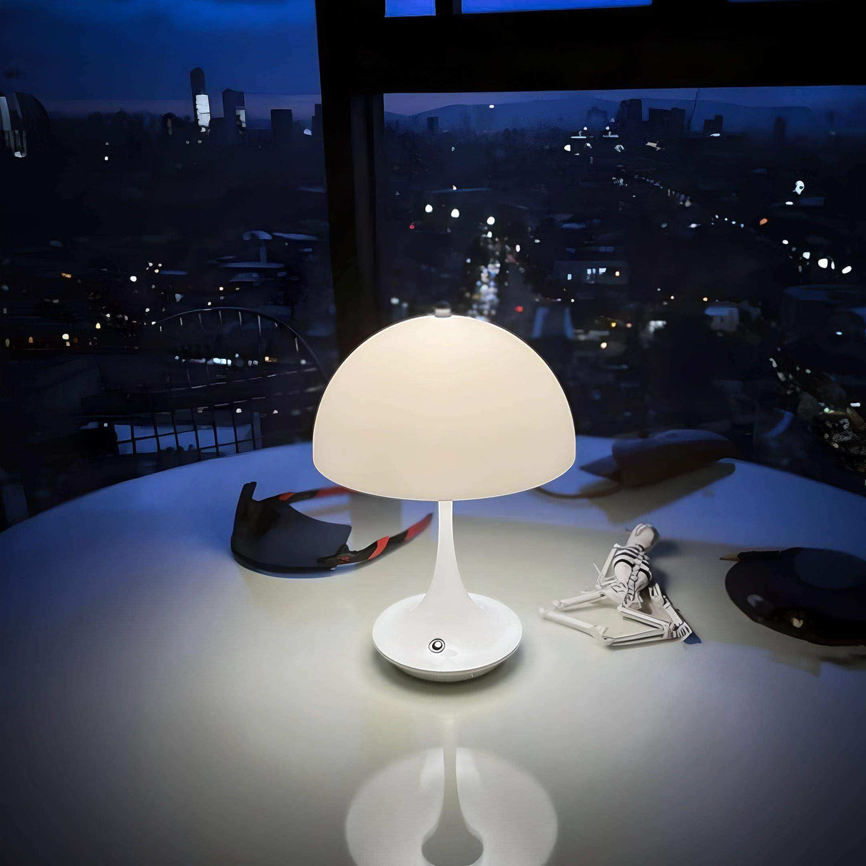 The Luna Lamp