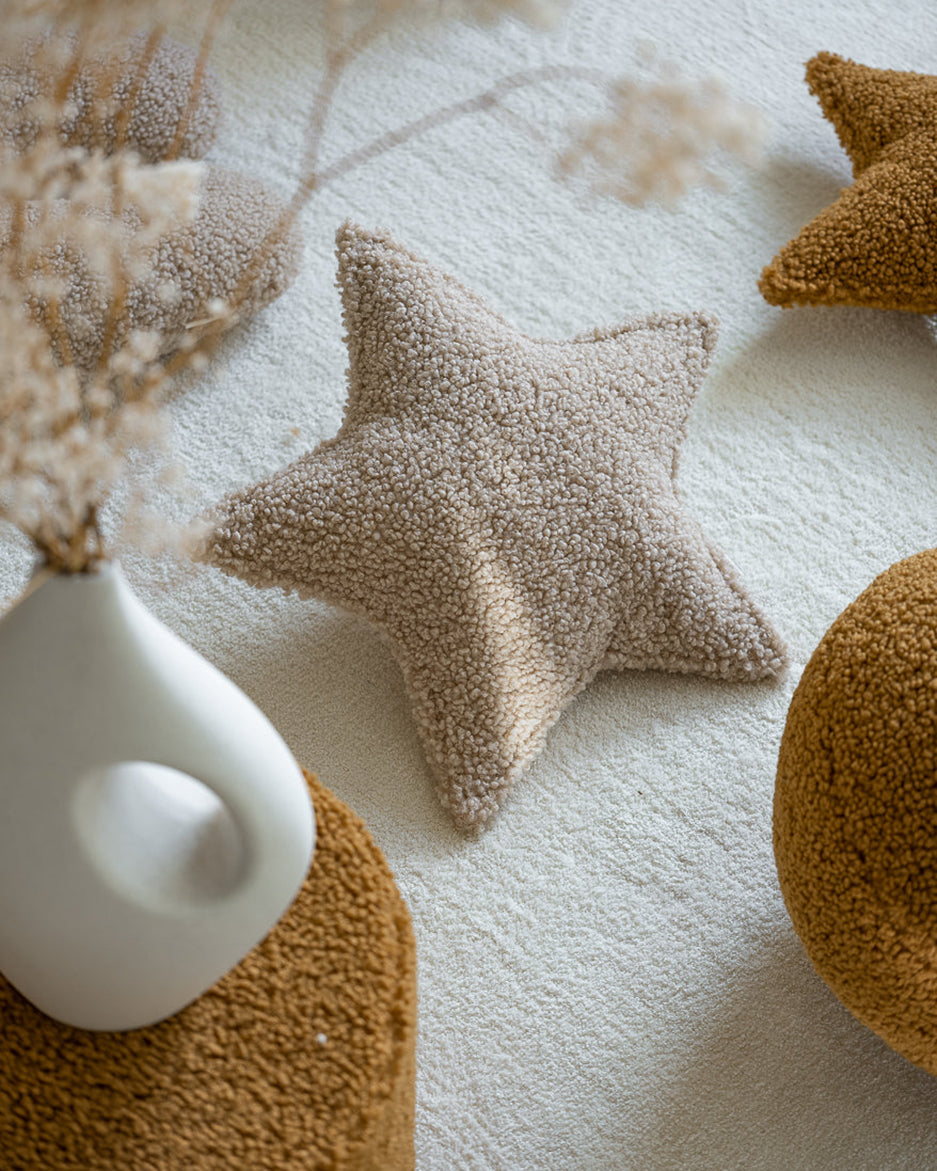 Biscuit Star Cushion