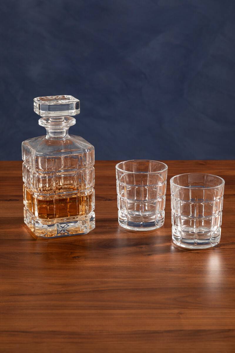 Auclair Decanter With Two Tumblers