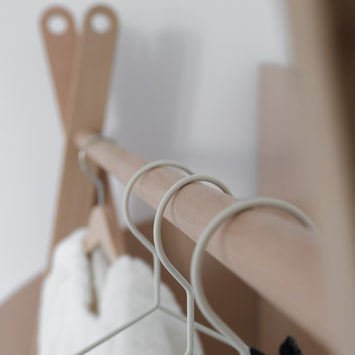Clothing Rail, Grow