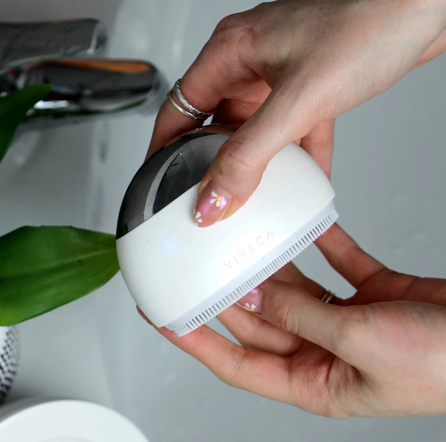 Viveca Ultrasonic Facial Cleansing Brush