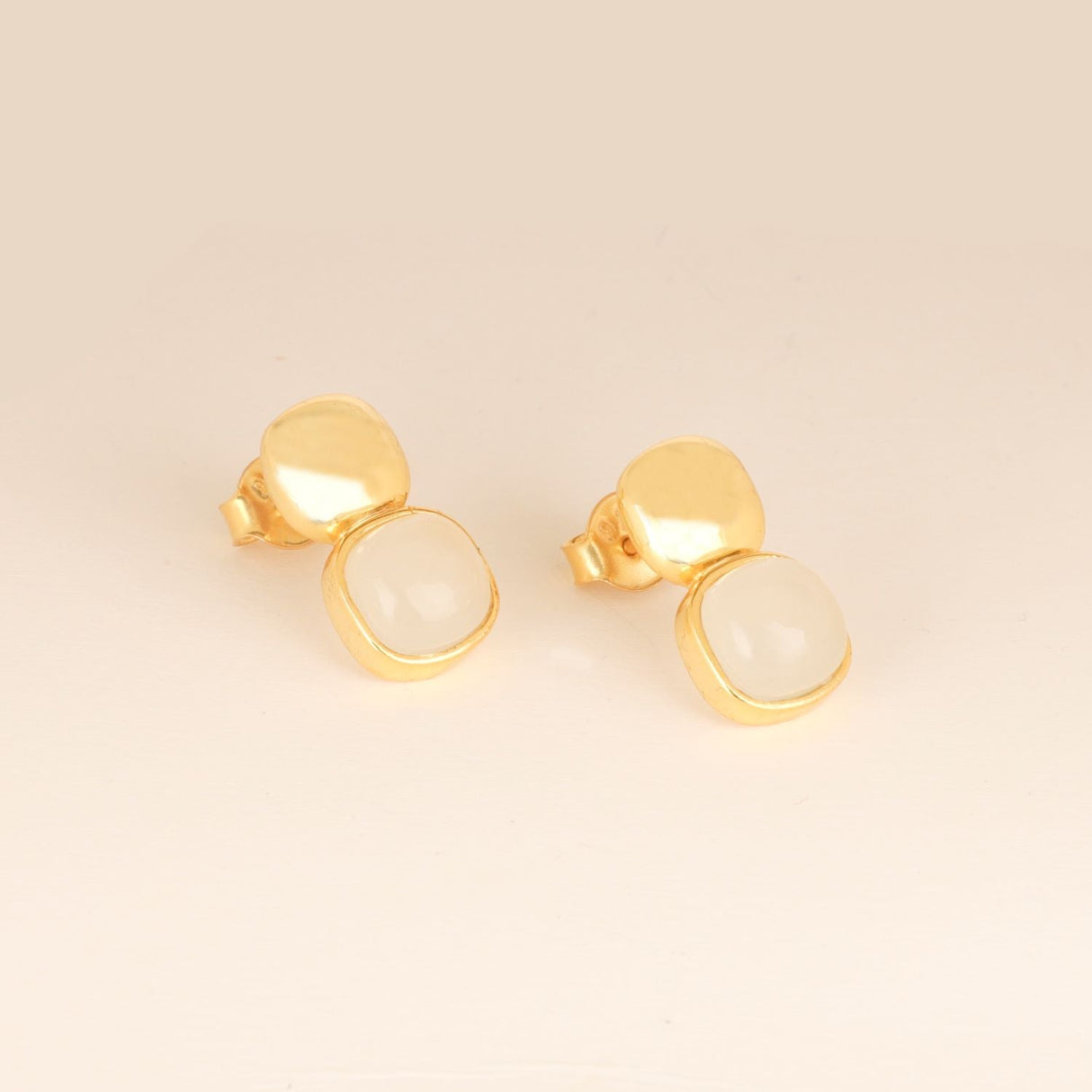 Glossy Gold & Sparkling White Crystal Stud