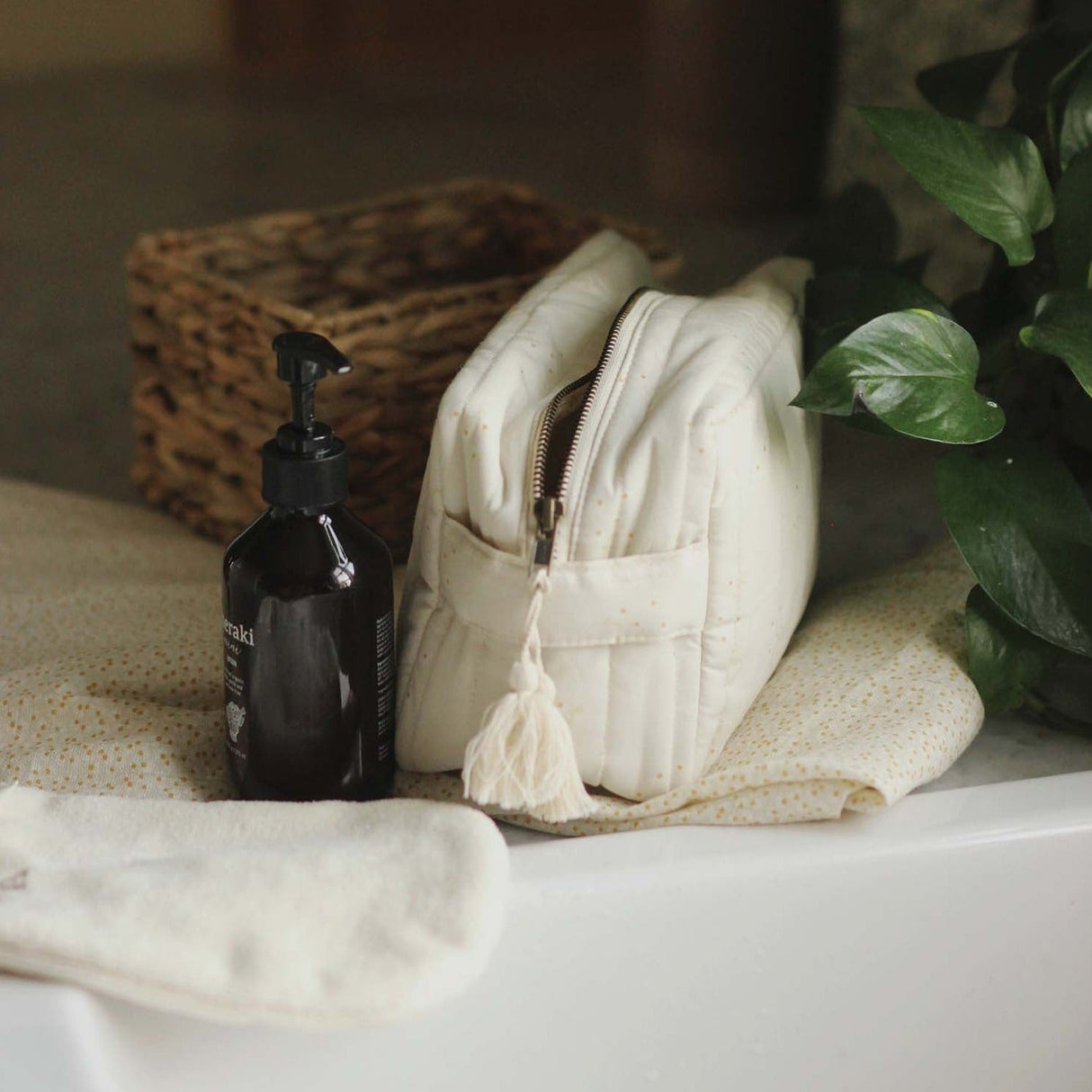 Wash Bag - Wild Chamomile