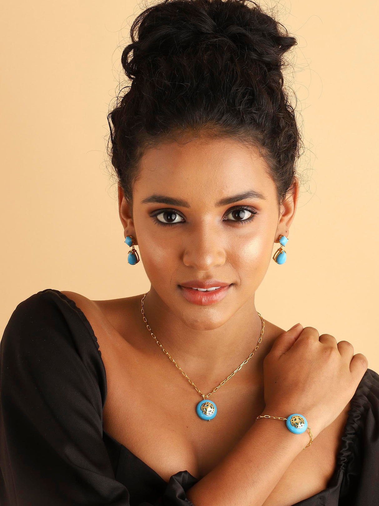 Melange Turquoise Necklace Bracelet Combo