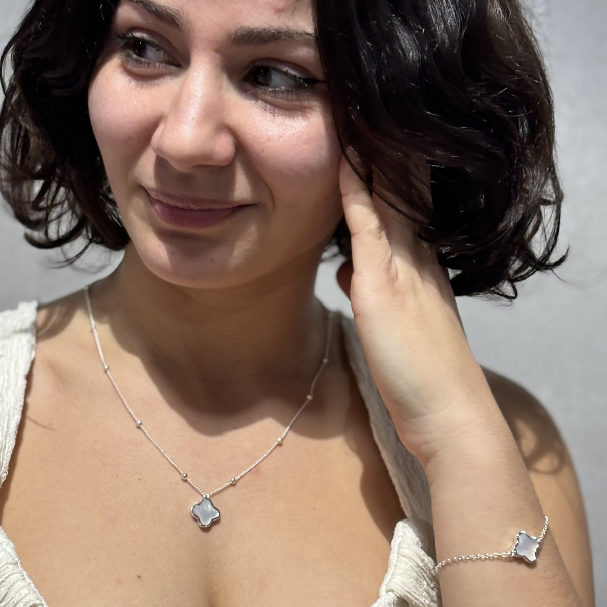 Clover Bracelet Mother of Pearl