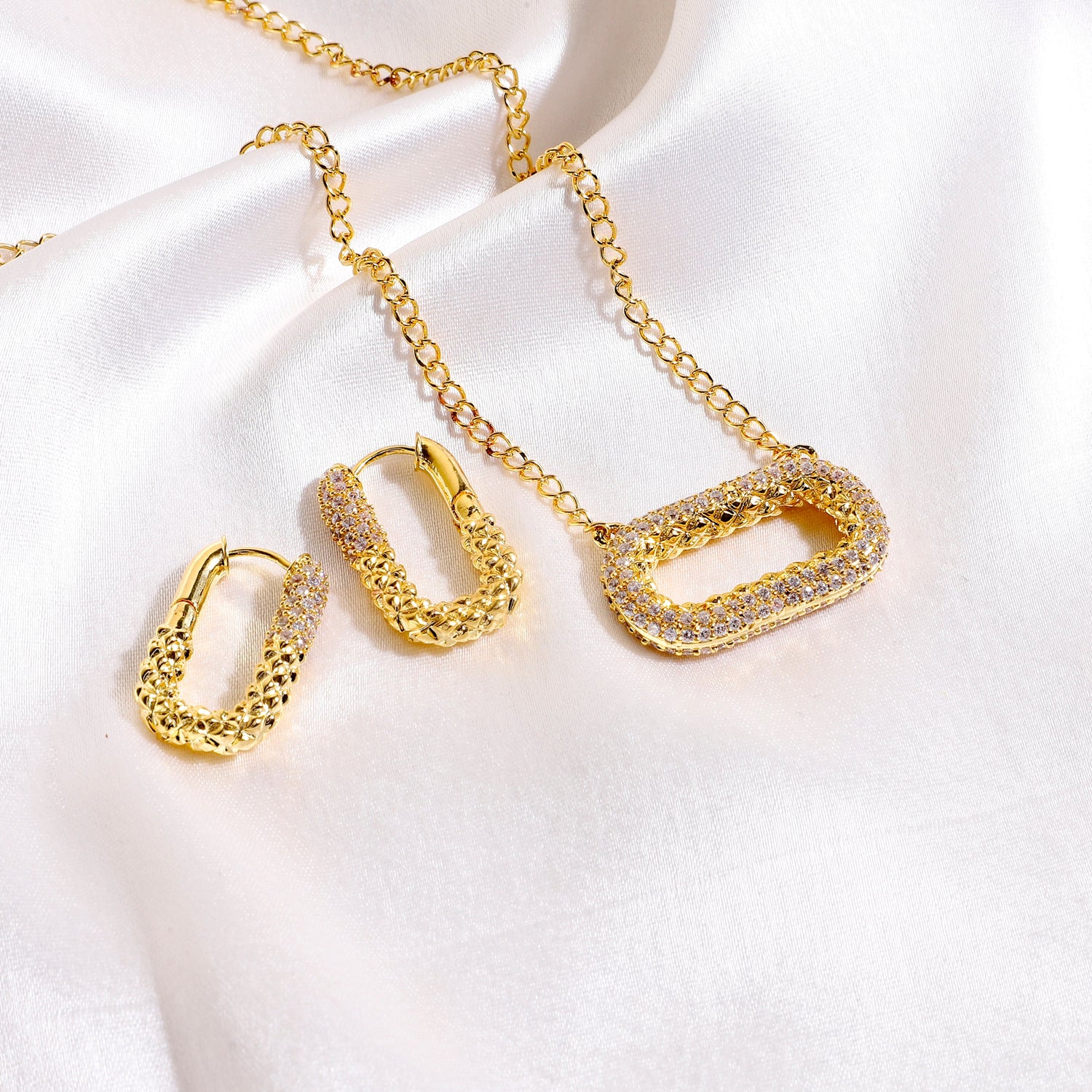 Timeless Radiance CZ Paperclip Pendant Necklace