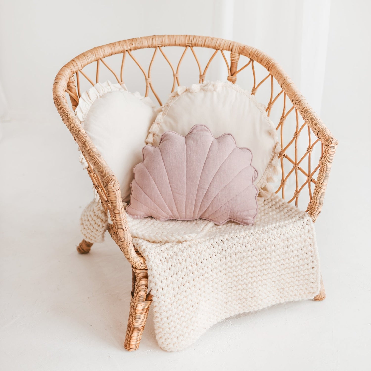 MINICAMP Linen Sea Shell Pillow – Pink Throw Pillow for Coastal & Beach Decor