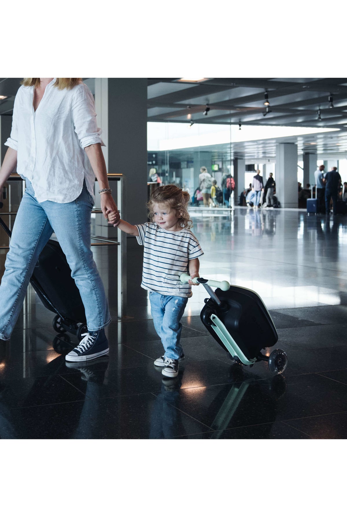 Suitcase & Light up Wheels: Mint