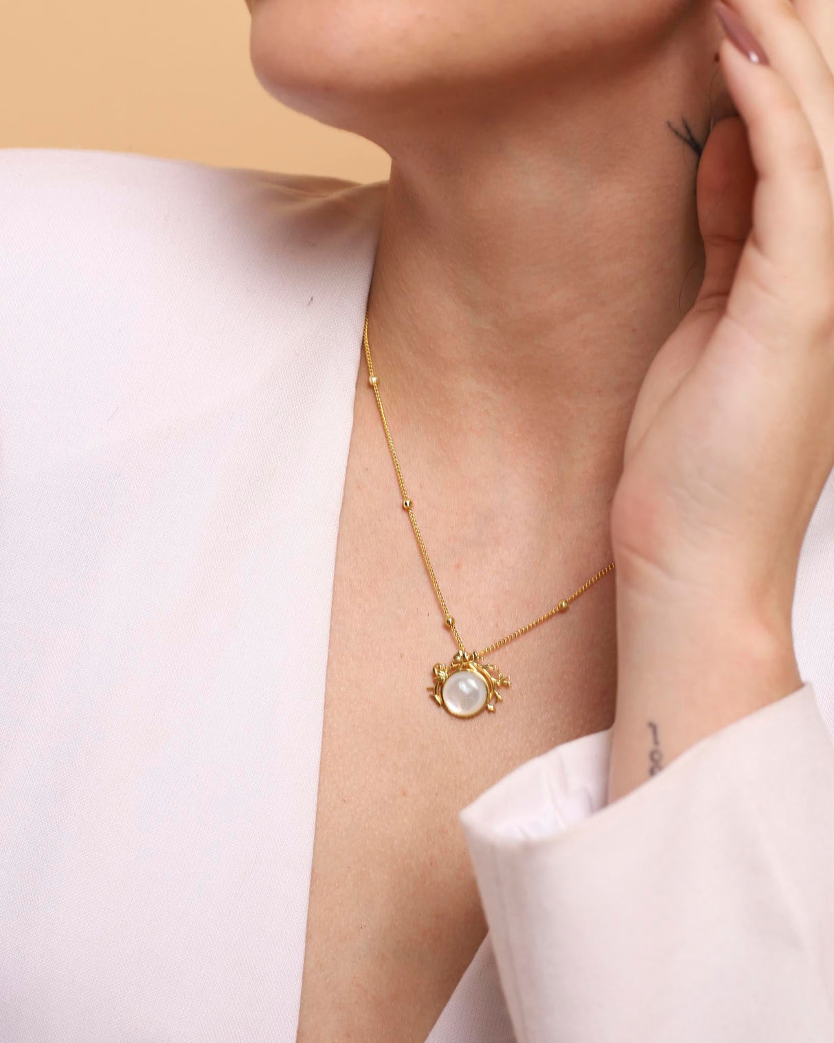 Flower Necklace Mother of Pearl