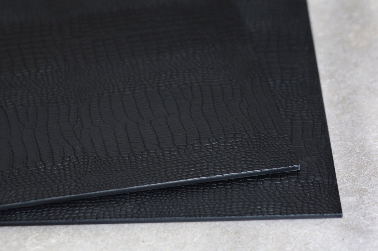 Grand Placemat - Python Black