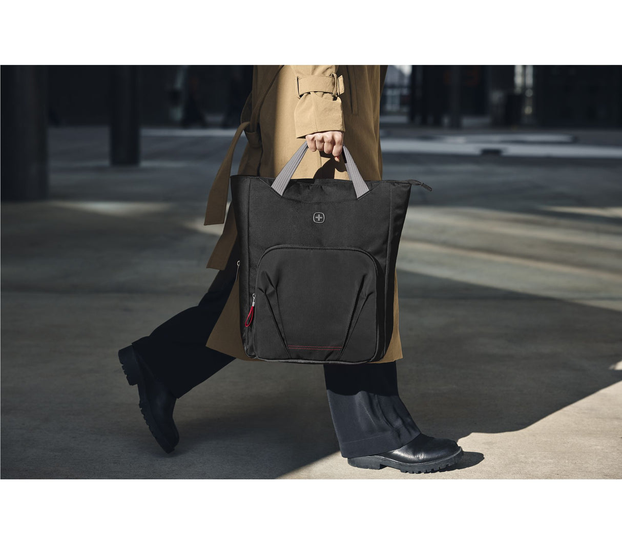 Wenger Motion, Vertical Tote, Chic Black