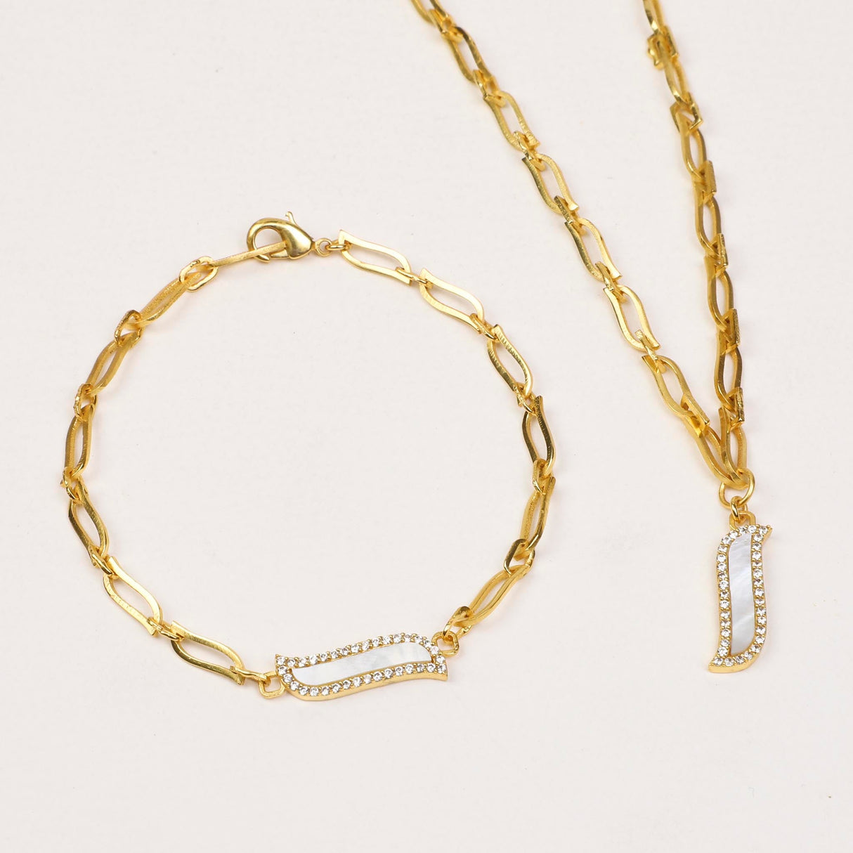 Link Bracelet - Mother of Pearl "Wave Symphony"