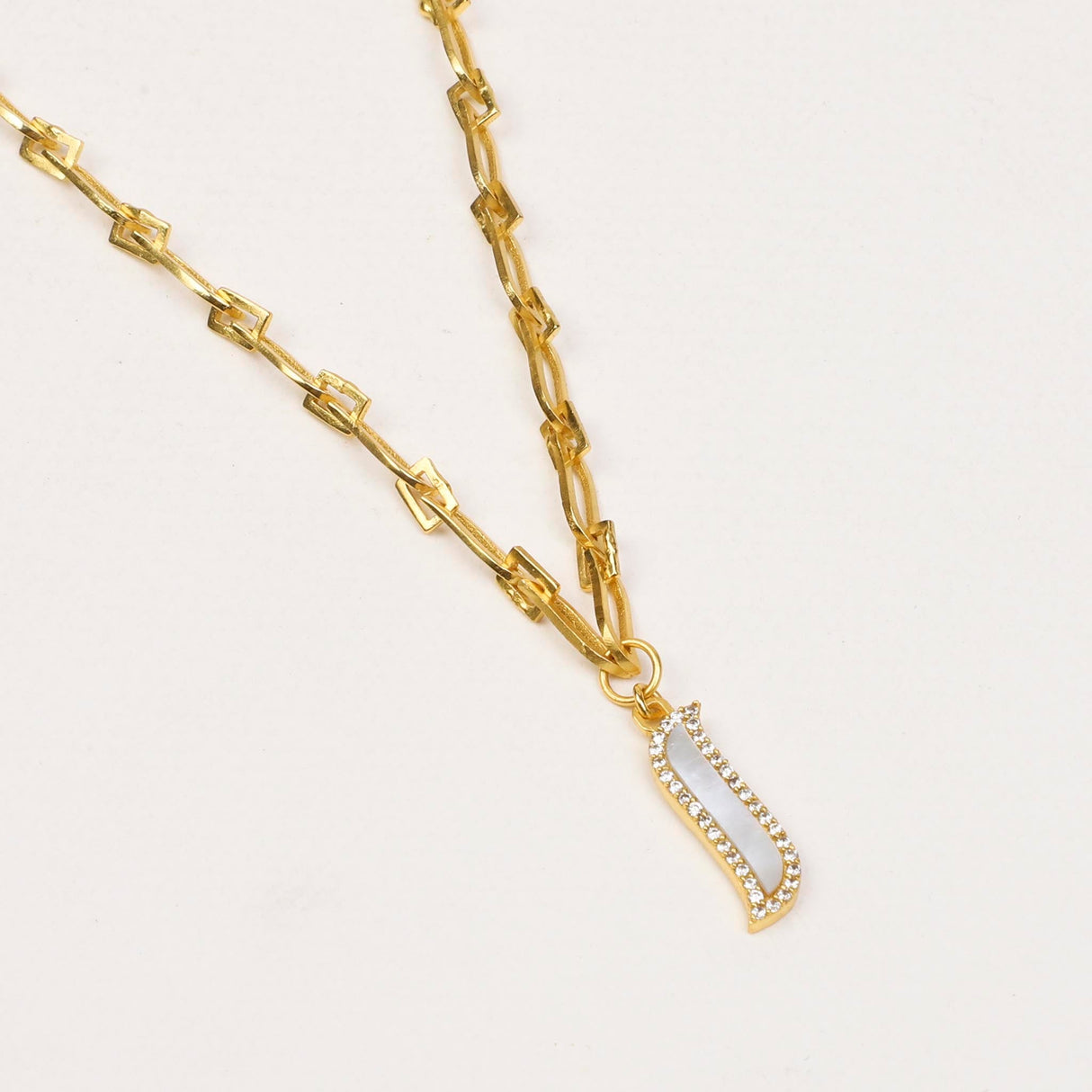 Link Necklace - Mother of Pearl "Wave Symphony"