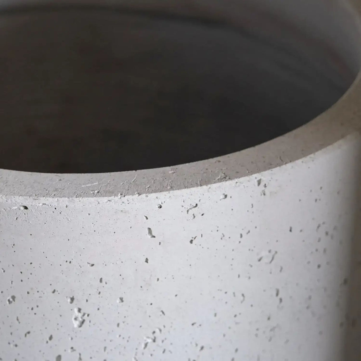 Aurella | White Mist – 30cm Medium Concrete Cylinder Planter – 13L Round Plant Pot