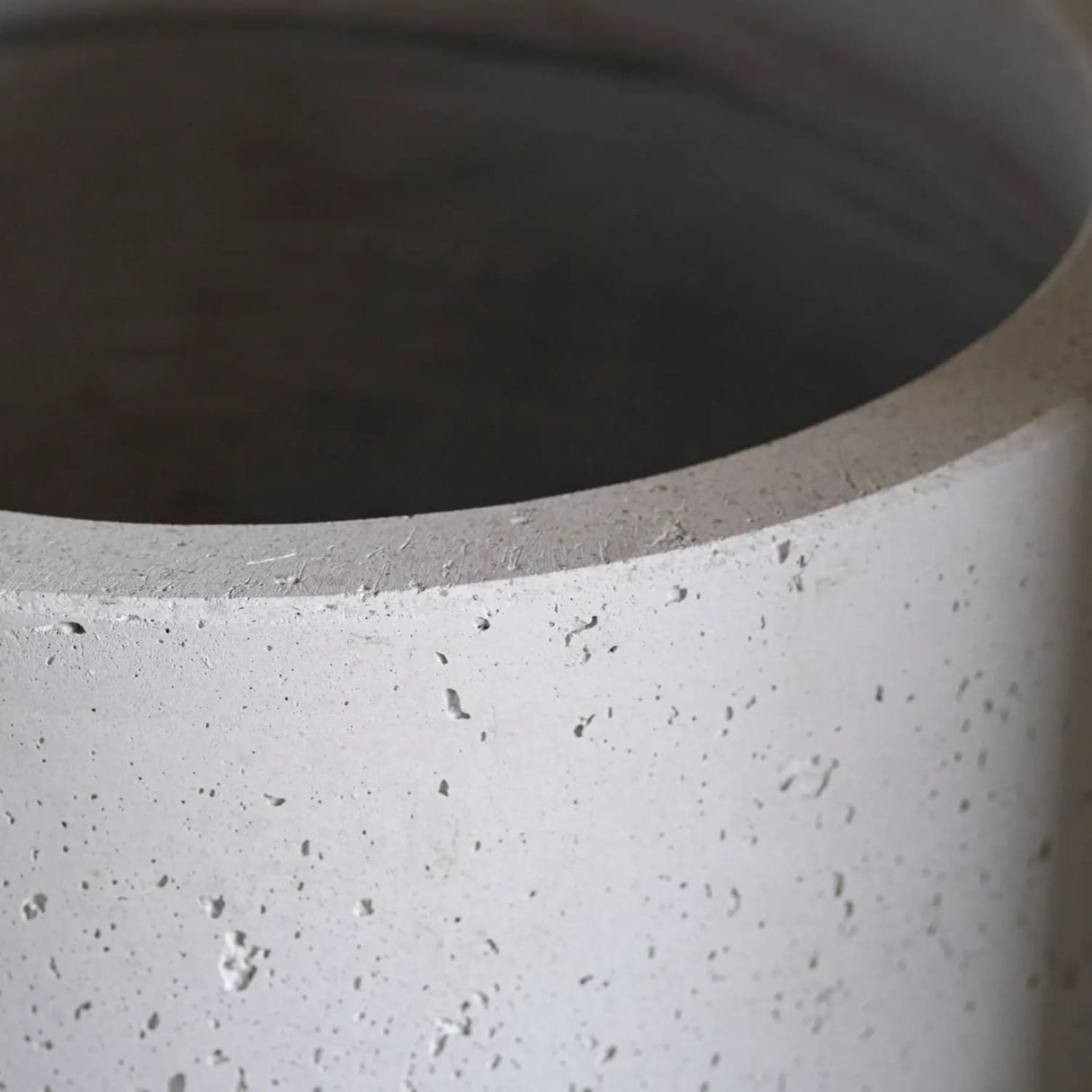 Aurella | White Mist – 85cm XX Large Concrete Cylinder Planter – 365L Round Plant Pot