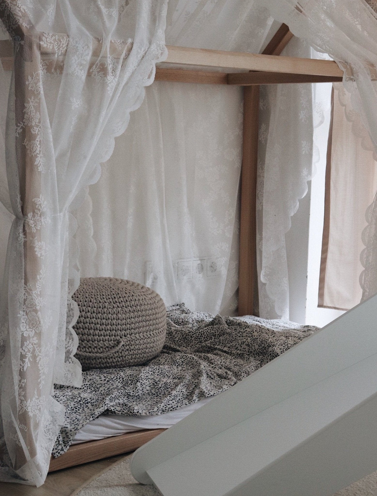 Crochet Ottoman | OATMEAL