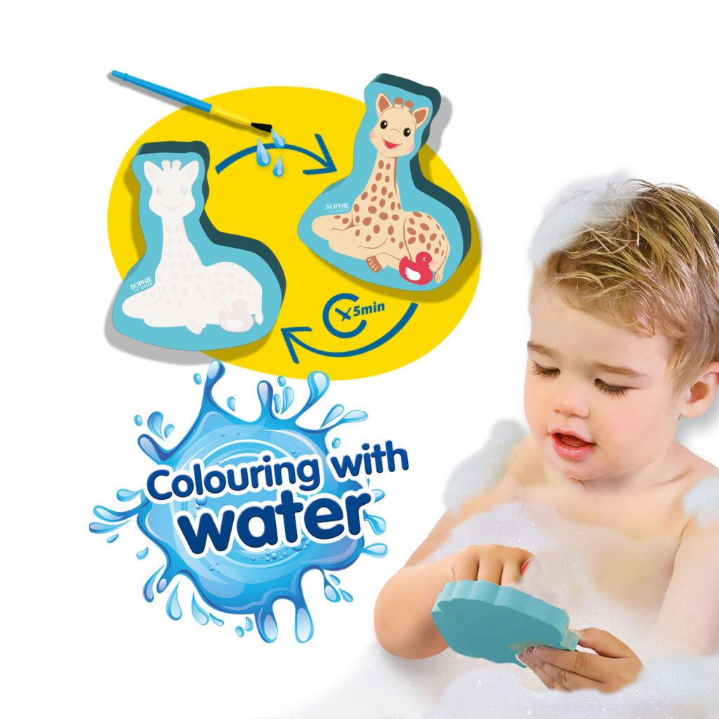 Sophie La Giraffe - Colouring in the Bath With Water
