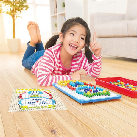 Quercetti Fantacolor Tab Peg Art Set (150 Pegs)