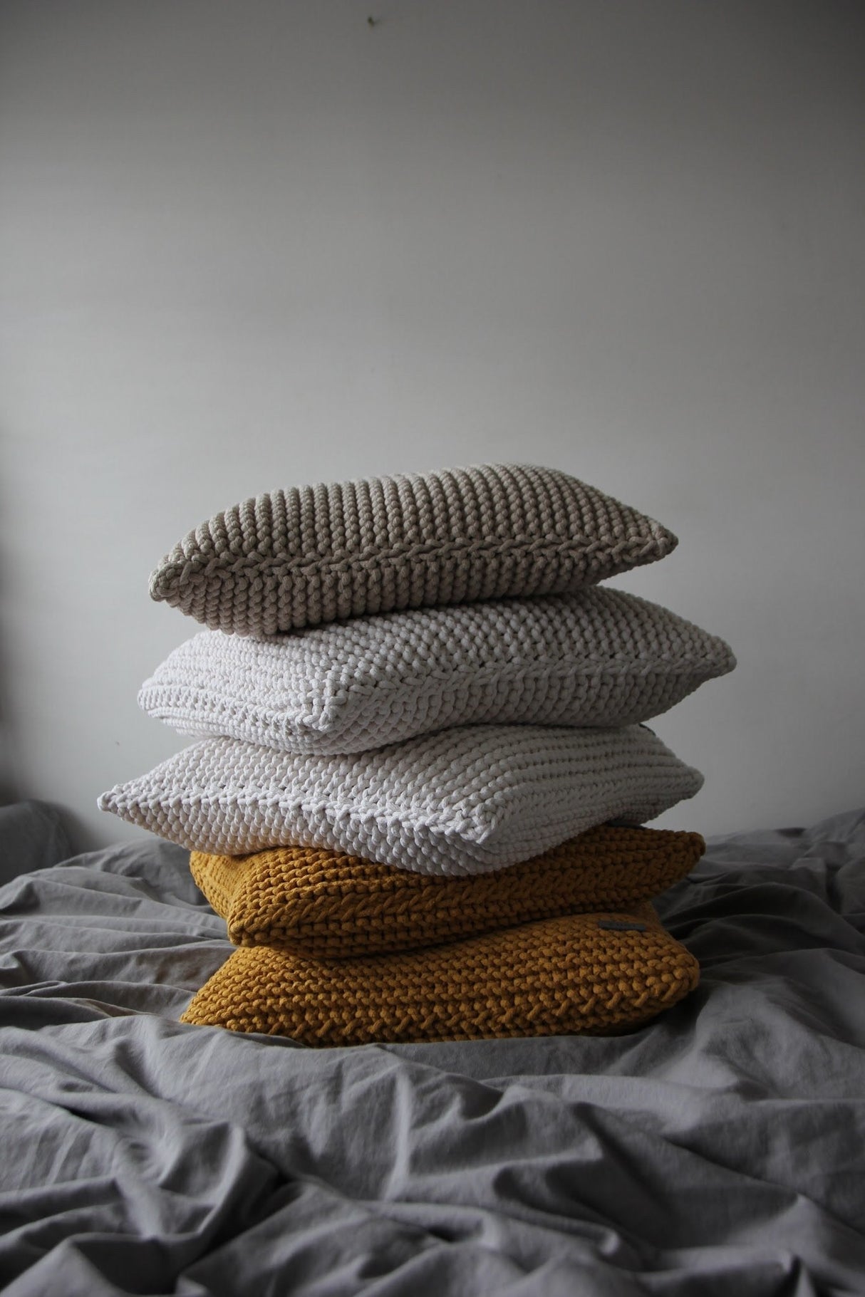 Knitted Cushion | BEIGE