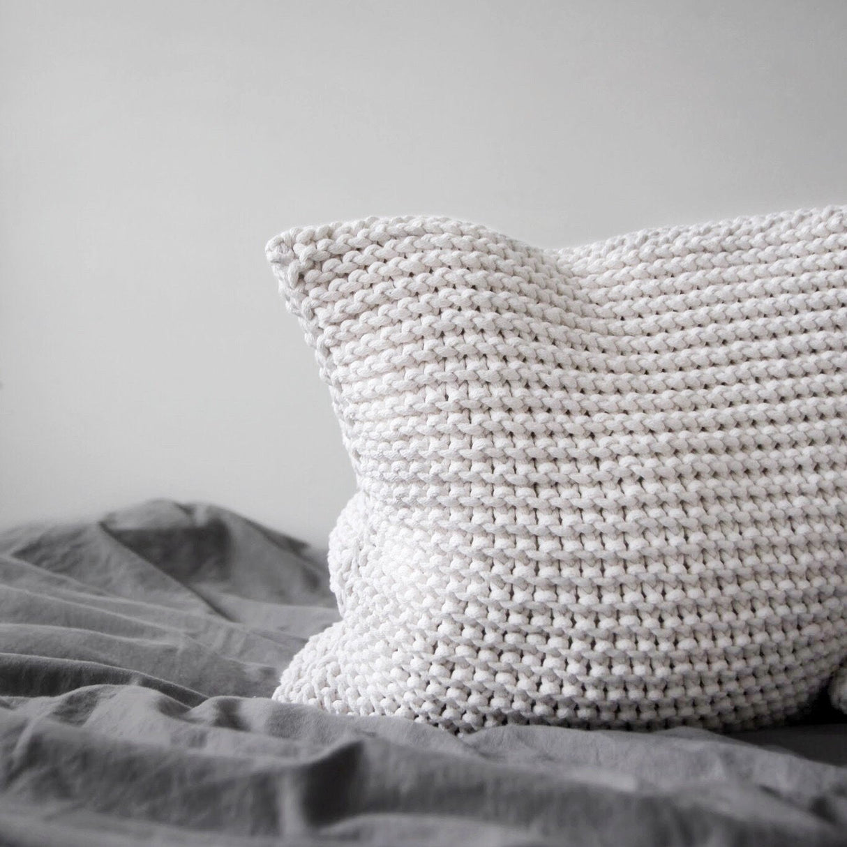 Knitted Cushion | IVORY