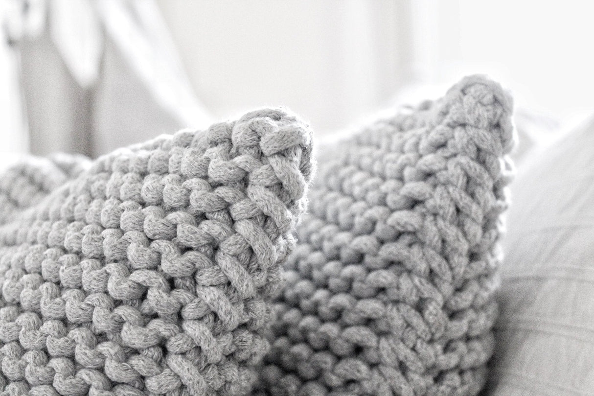 Knitted Cushion | LIGHT GREY